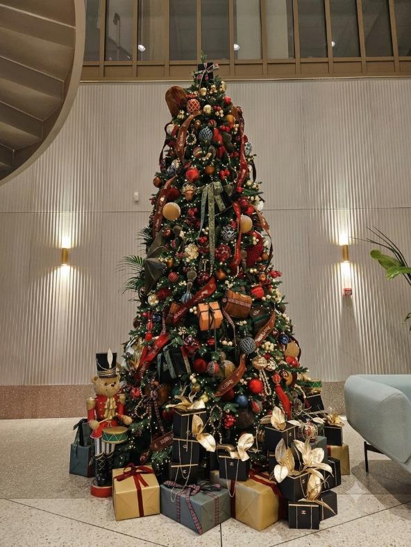 Le Conte de Noël, brad 400 cm, Clădirea Tandem București