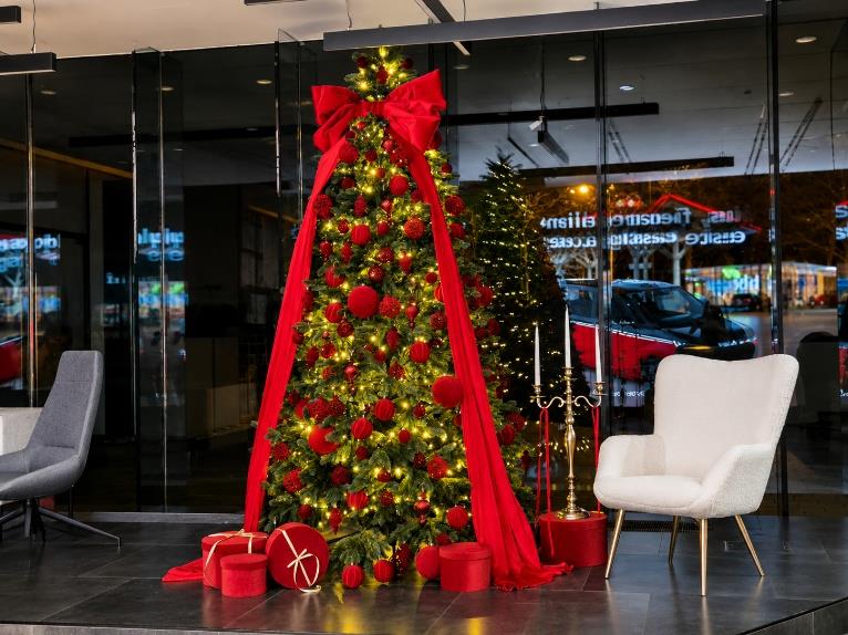 Le Noël d'Éva, Christmas Corner City Gate North Tower