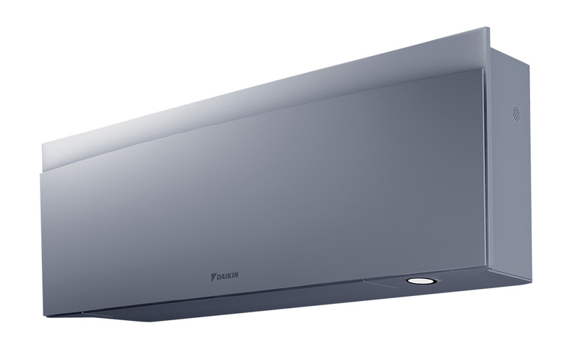 Ambient multisplit Daikin Emura Silver in living de familie